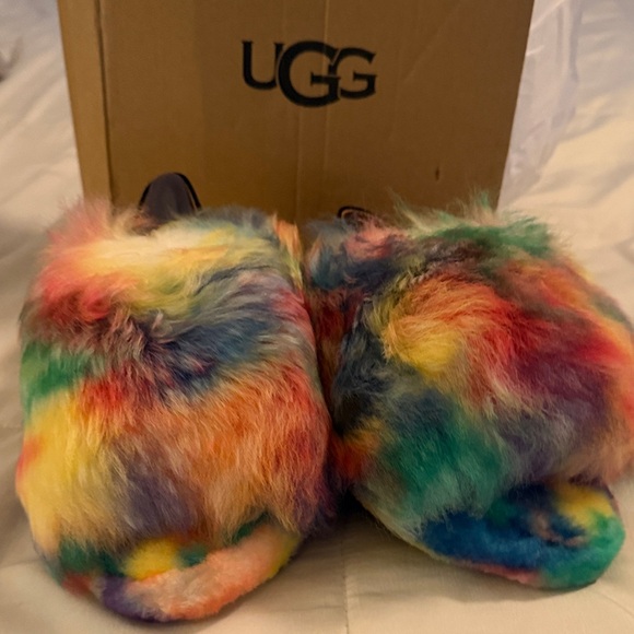 UGG Classic Tan Box - Picture 14 of 15